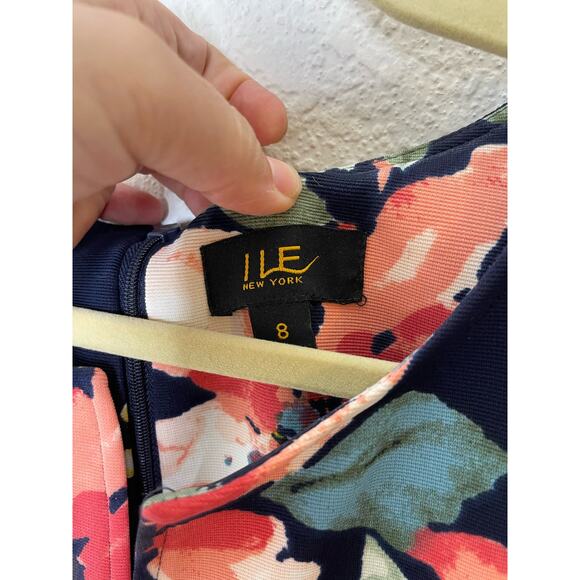 ILE New York Floral Swing Dress Womens size 8 - Picture 4 of 6